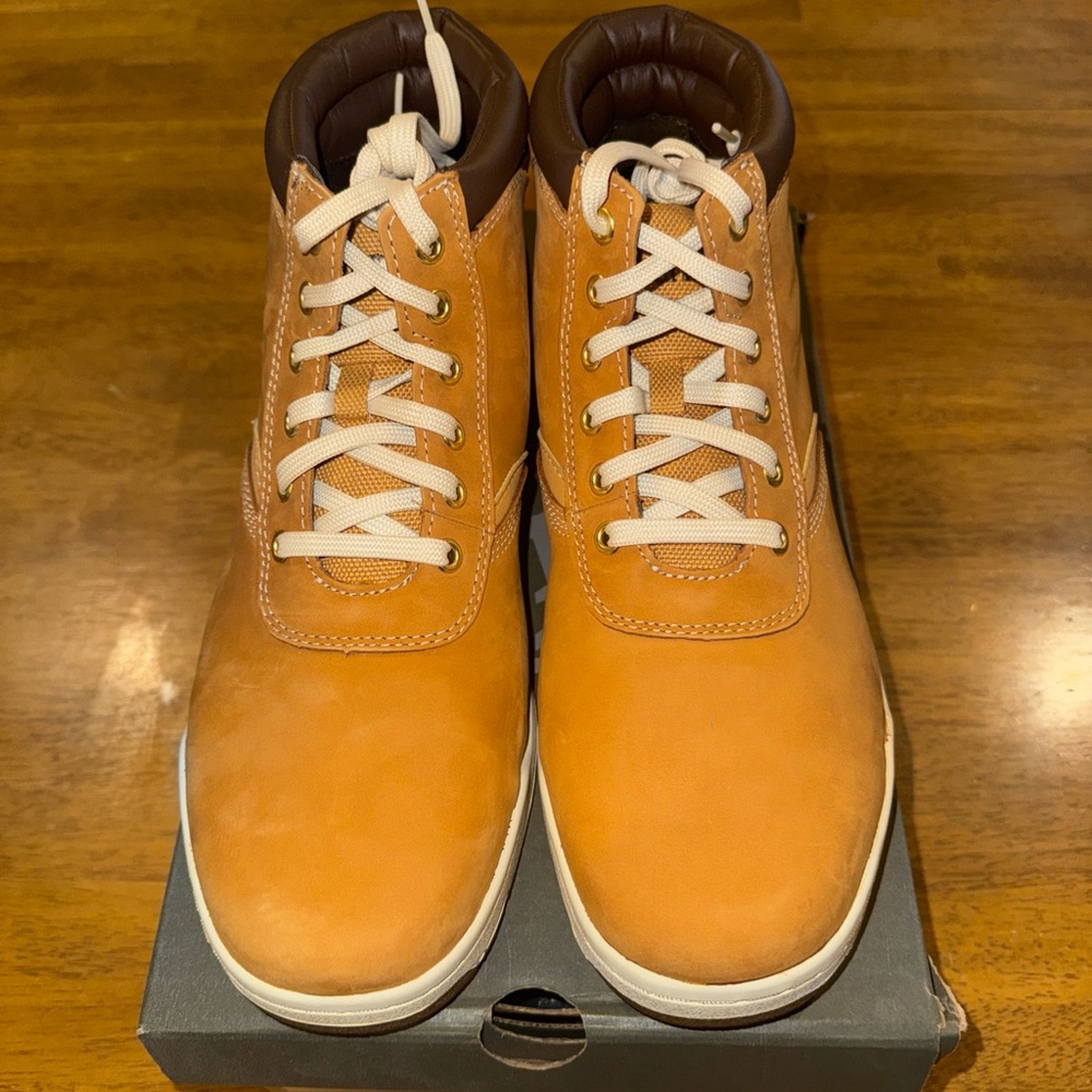 Timberland Raystown High Sneaker Chukka Boot Wheat TB0A1OHU Size 10 New In Box